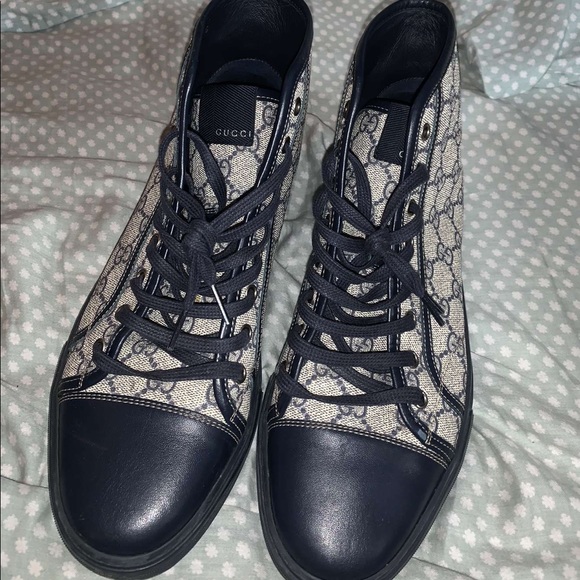 Gucci shoes barely worn - Picture 3 of 3